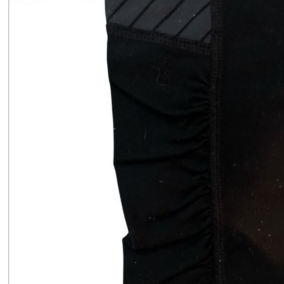 Athleta‎ Zippy Balance Capri Leggings Black Gray Stripe Size M - Picture 7 of 8